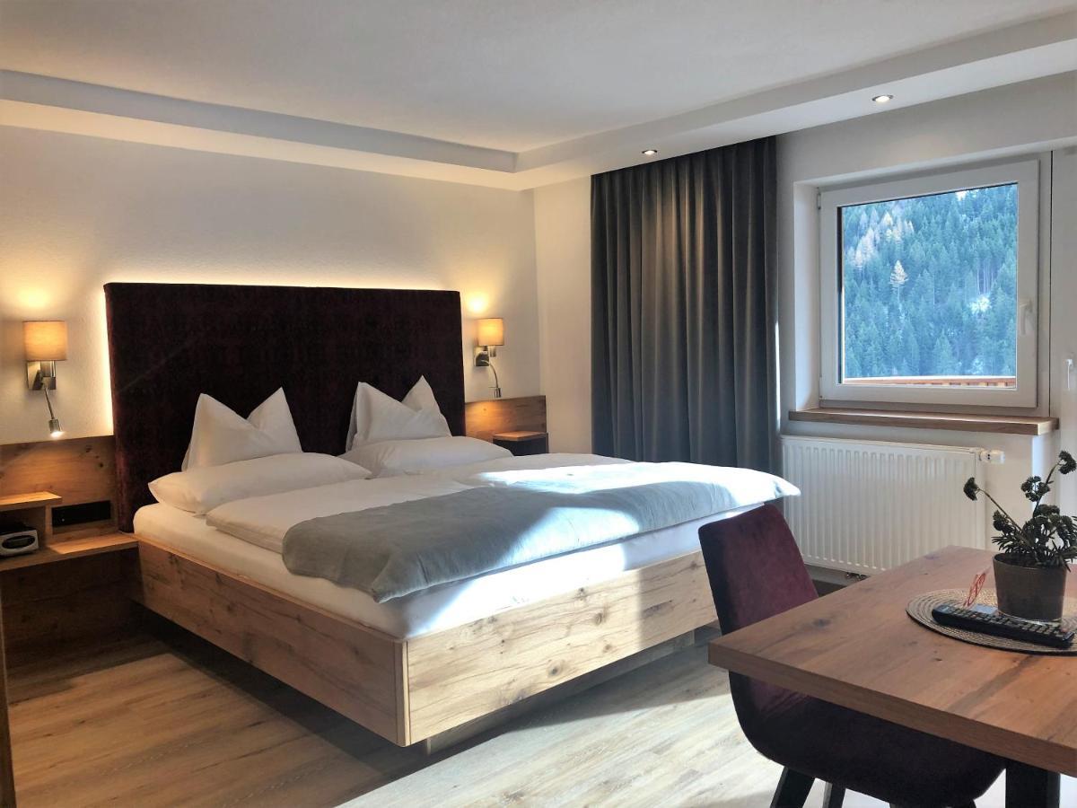 Hotel Garni Central - Zimmer - Studios - Apartments Kappl  Exterior foto