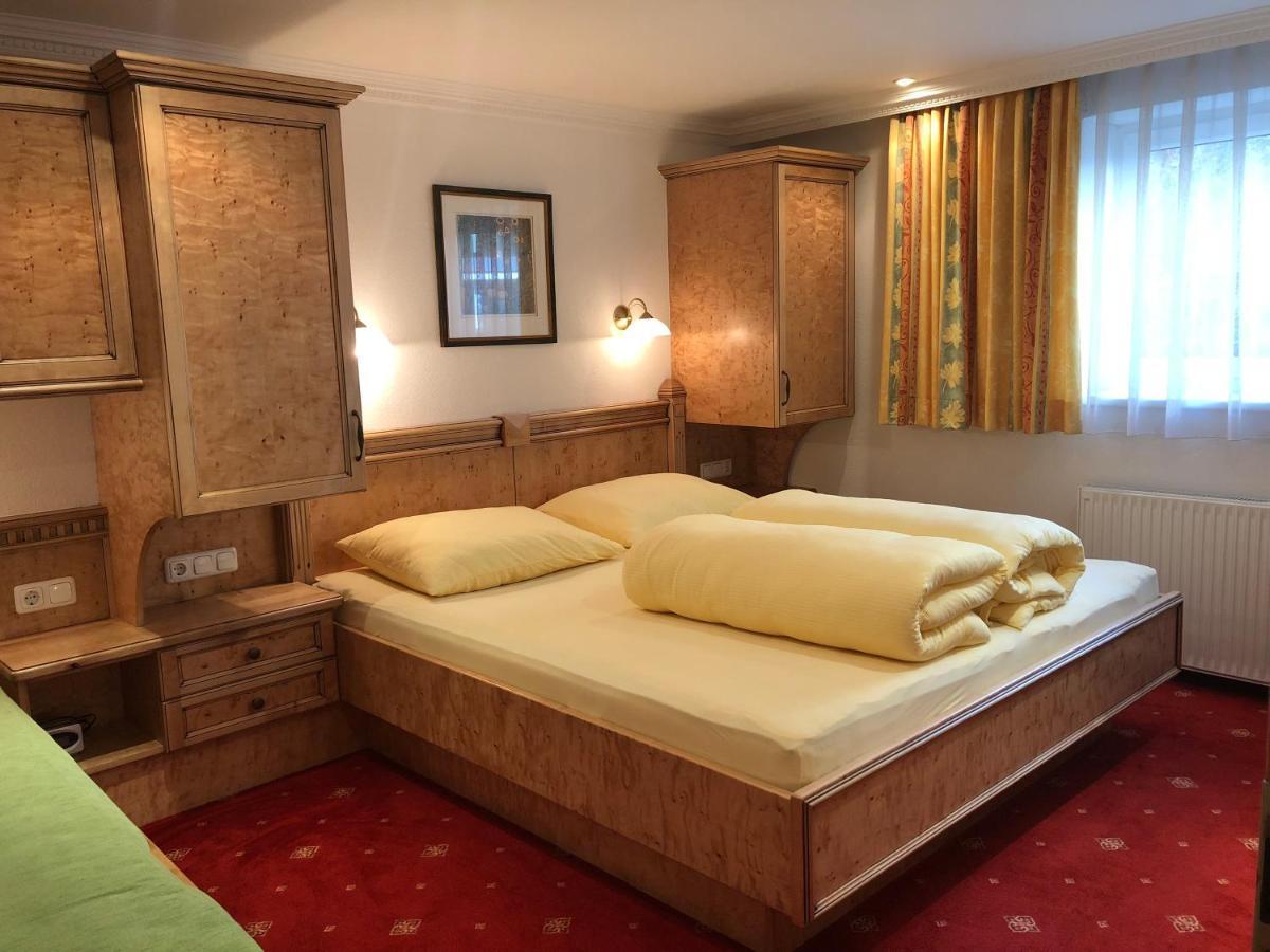 Hotel Garni Central - Zimmer - Studios - Apartments Kappl  Exterior foto