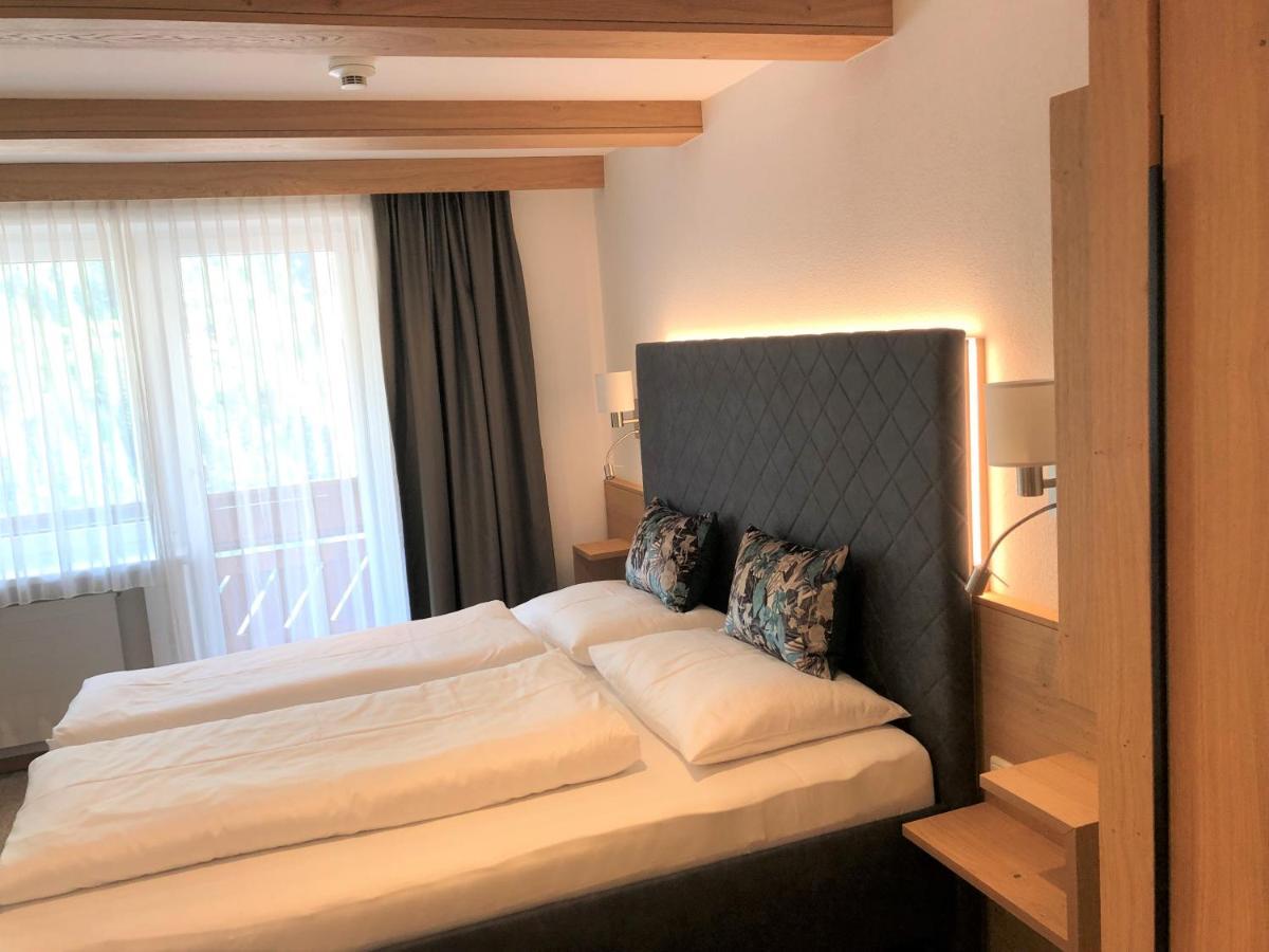 Hotel Garni Central - Zimmer - Studios - Apartments Kappl  Exterior foto
